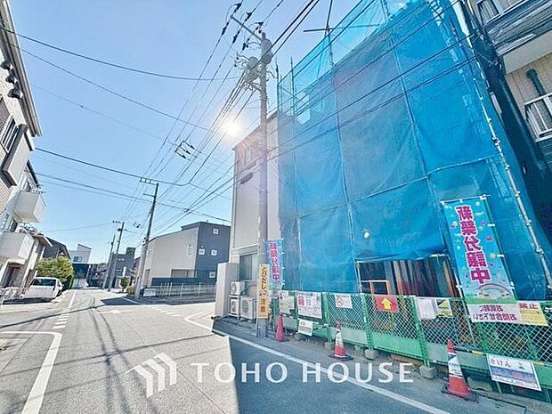 「外観」街並みや周辺の環境に呼応しながら、美しく、そして毎日の暮らしを考慮した機能性の高い住まい。