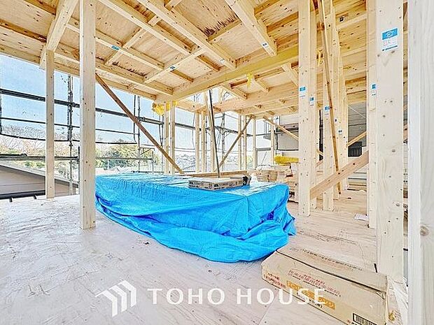 「現況」一日の中で多くの時間を過ごすことになる住まいだからこそ、いつも穏やかな空間であるように心掛け、「落ち着き」と「安らぎ」と「快適」を実現してくれます。