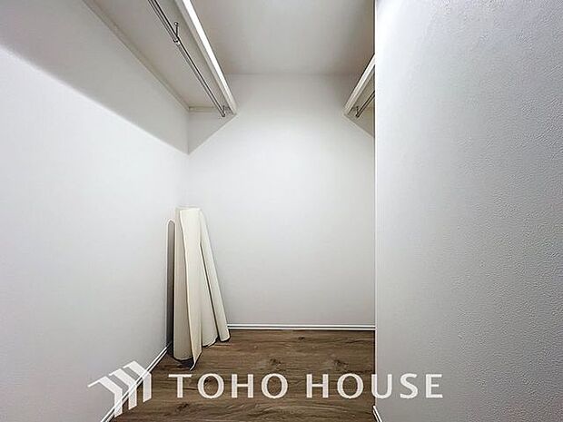 「収納豊富。」収納の多さも魅力です。使い勝手の良い収納を豊富に設置しております。居住スペースを充分に確保することができる為、ゆとりある室内で、ゆっくりとご寛ぎいただけます。