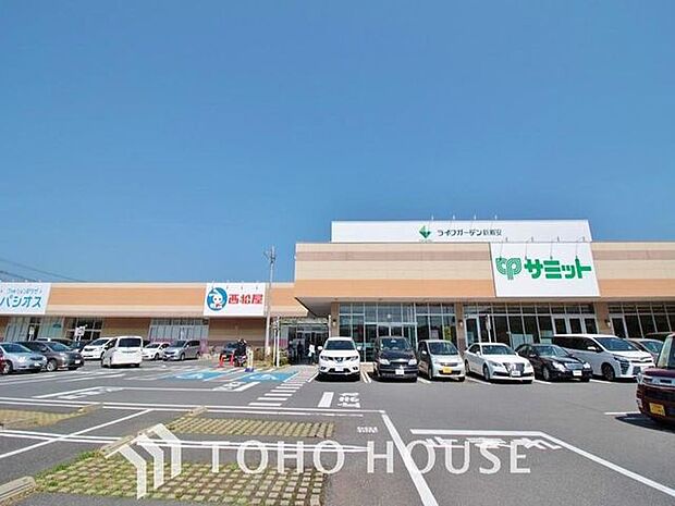 徒歩13分。ライフガーデン新浦安店まで約830m。