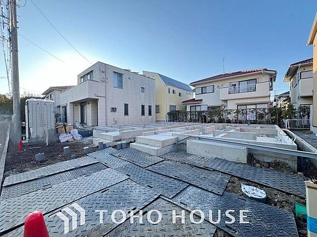 「現況」物件の陽当りや通風・仕様設備やお部屋の大きさの比較、近隣・周辺環境や街並みなど、資料には掲載していない情報が現地にはたくさんあります。　是非一度、現地をご確認ください。