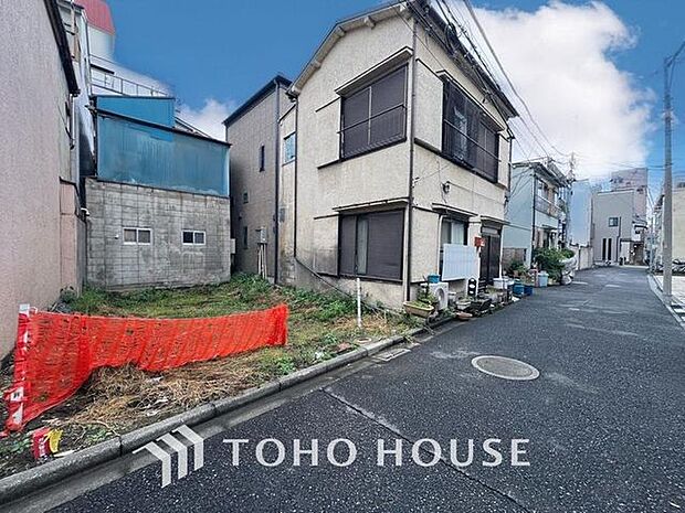 「現況」今日も、明日も、この街で、きっと誰かがしあわせになる物語が描かれていくはずです。同じ風景が毎日365日、まったく違う顔を見せてくれる。爽快な風も毎日やさしく頬をなででくれます。