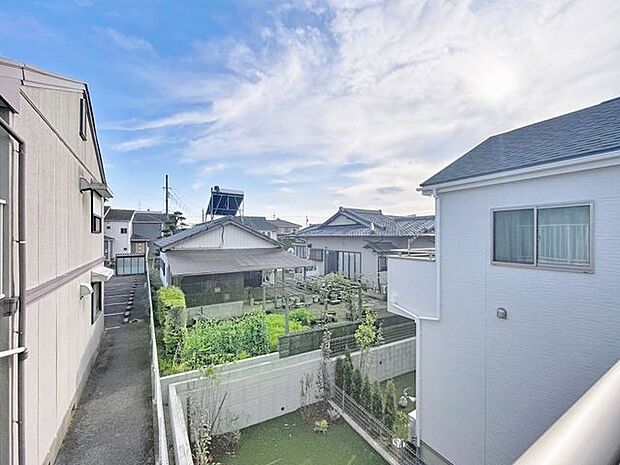 「眺望」心地よい風を感じながら、青空を眺め一息つくことのできる住空間です。