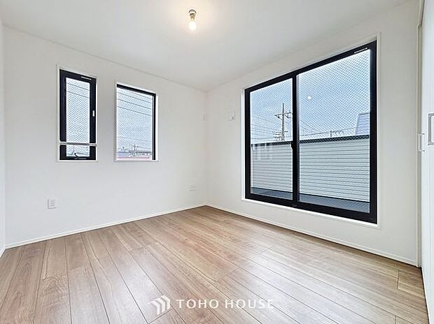 「フレキシブルに使えます」書斎としても、趣味やくつろぎのスペースとしてお使いいただけます。家族と一緒に楽しい時間を過ごす中にも、一人でくつろげる時間と場所は特別なものになります。