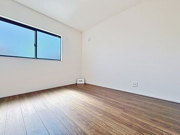 「心地よい空間」ほっと一息つけるような、安心して寛げる雰囲気の空間です。シンプルな内装は、時が経ちニーズが変わっても、フレキシブルに活用頂けます。