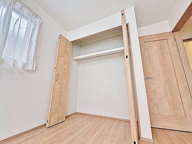 「心地よい空間」ほっと一息つけるような、安心して寛げる雰囲気の空間です。シンプルな内装は、時が経ちニーズが変わっても、フレキシブルに活用頂けます。