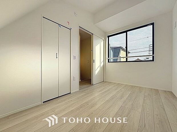 生活感を感じない空間では落ち着く事はできません。絶妙な雰囲気、配色、素材感を意識してコーディネート。