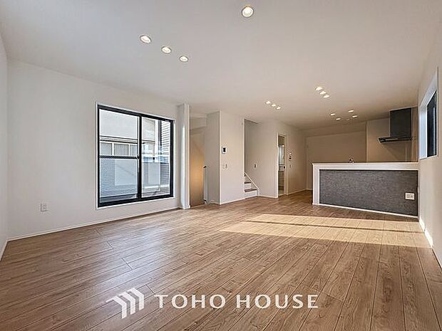 造りこんだ空間演出の妙が生み出す光と質のハーモニーはこの住宅のクオリティの良さを実感させてくれます。