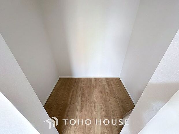 少しでも空いているスペースを収納にすることで、無駄のない空間を演出しております。