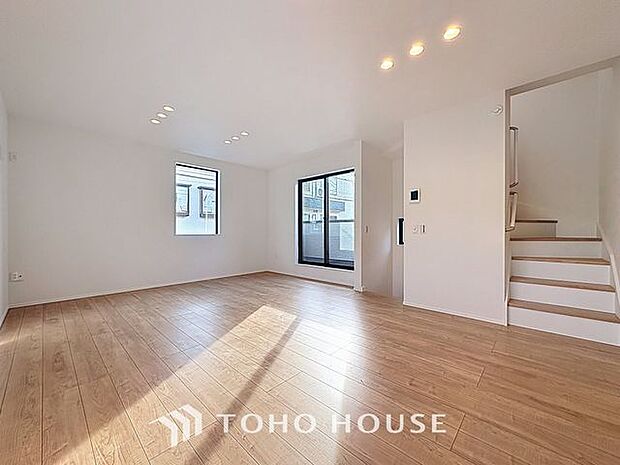 家は、ただ生活する場ではなく、笑顔の毎日、安らぎの日々のために、暮らしを愉しく、快適にする場所。