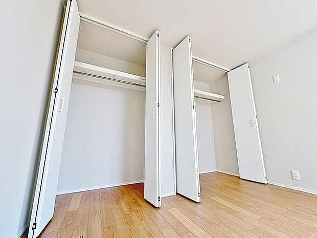 「収納」全ての居室にクローゼットを完備しております。