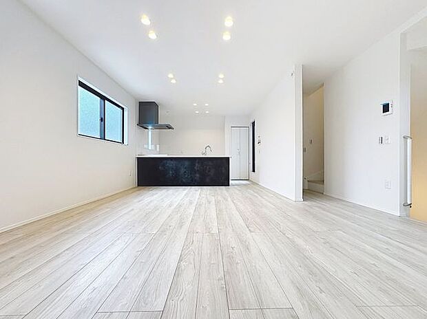 「ダイニング」