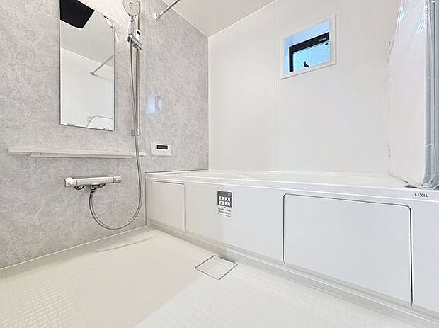「一日の疲れをリフレッシュ・快適バスルーム」癒しの空間バスルームです。天気に左右されずに洗濯物を乾かせる、浴室乾燥機とオートバス機能付きです。