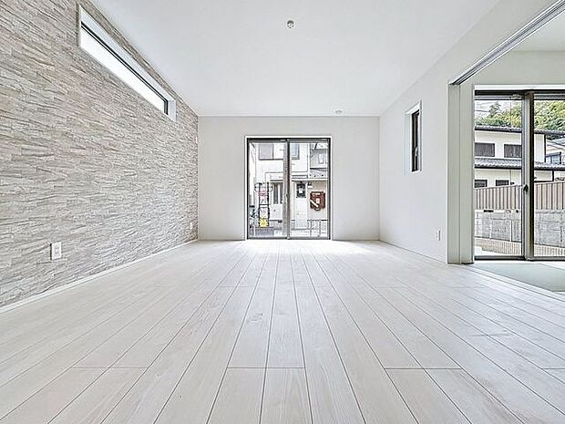 「16帖×ゆとりのLDK」広々約16帖のLDK。家族団らんの場やソファーでゆっくりとくつろぐスペースにオススメです。