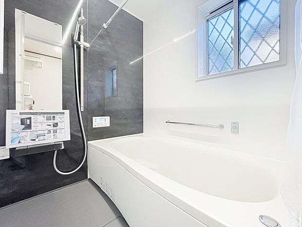 「一日の疲れをリフレッシュ。快適バスルーム。」癒しの空間バスルームです。天気に左右されずに洗濯物を乾かせる、浴室乾燥機・オートバス機能付きです。