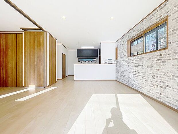 「家事楽プランの間取り。」1階、リビング階に水回りが集結していることで家事導線も確保され、《暮らしやすい》の実現が叶うお家です。