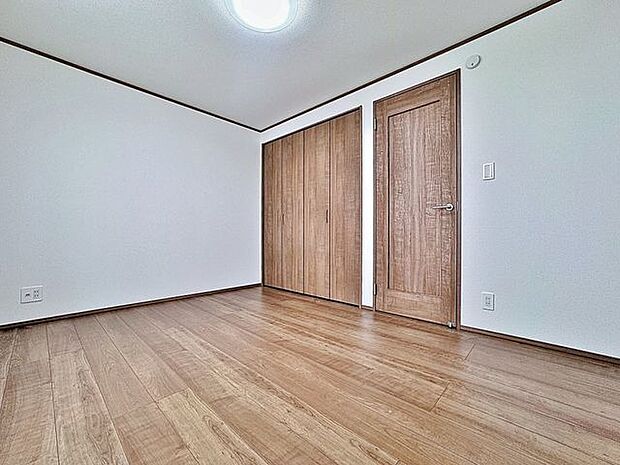 「フレキシブルに使えます」書斎としても、趣味やくつろぎのスペースとしてお使いいただけます。家族と一緒に楽しい時間を過ごす中にも、一人でくつろげる時間と場所は特別なものになります。