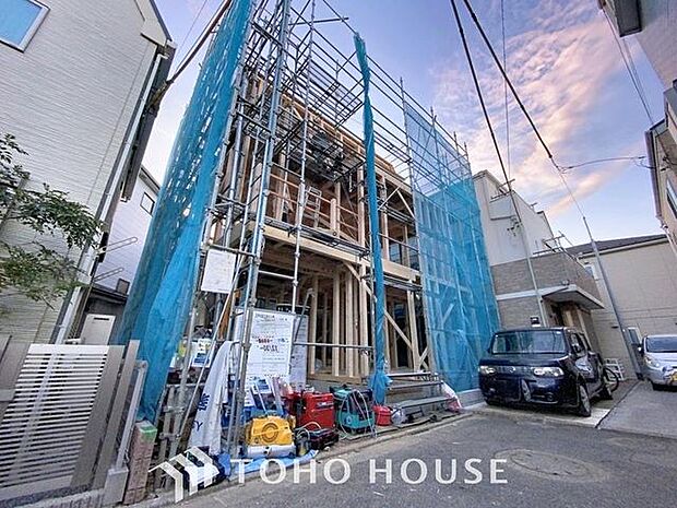 「外観(現況)ここから始まる「日常」は家族にとって大切で貴重な時間・・・だからこそ、少しでも豊かに、少しでも快適に。そんな想いから生まれた本邸宅は、これから先のお住まいをきっと支えてくれるはずです。