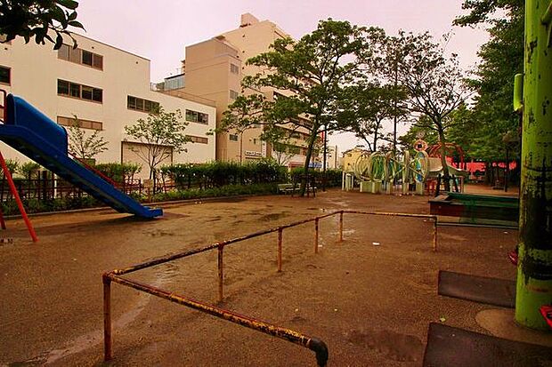 中央2丁目公園 110m