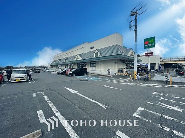 徒歩10分。マルエツ高塚店 800m