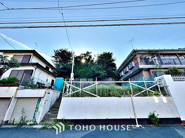 「現況」快適に過ごす条件は、一人ひとり違います。だからこそ飾り過ぎないシンプルな内装と偏り過ぎないデザインで統一しております。居住していく中でオーナー様だけの「マイホーム」に創り上げて下さい。