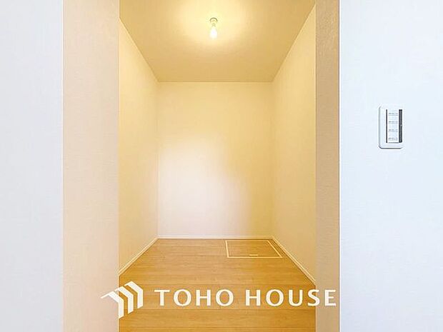 少しでも空いているスペースを収納にすることで、無駄のない空間を演出しております。