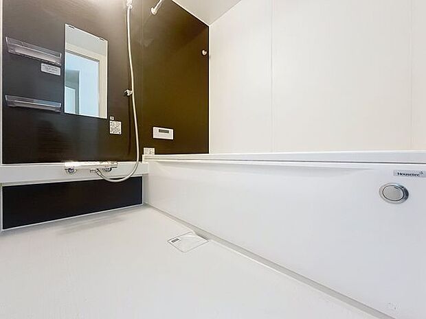 「快適バスルーム」癒しの空間バスルームです。天気に左右されずに洗濯物を乾かせる、浴室乾燥機&オートバス機能付きです。