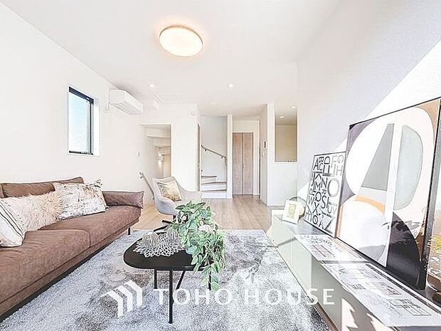 「自分らしい家造りを楽しめる」落ち着いたカラーコーディネートの室内。インテリアやファブリックで、オーナー様好みのテイストデザインを取り入れて頂けます。（4号棟）