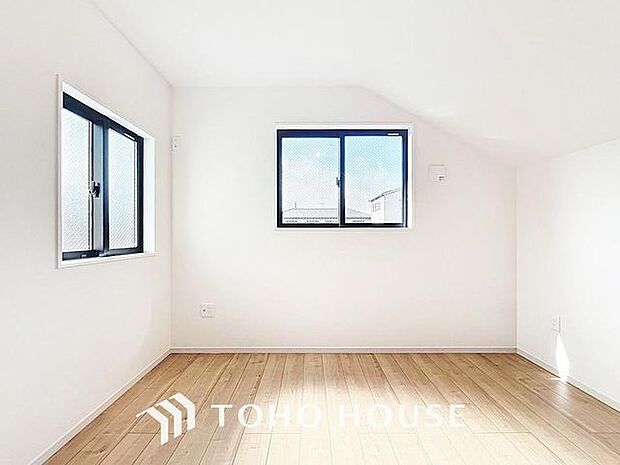 「二面採光・通風良好◎」居室に窓が2ヶ所あるので、明るさの確保と、風の通り道ができることで換気のしやすいお家になっています。