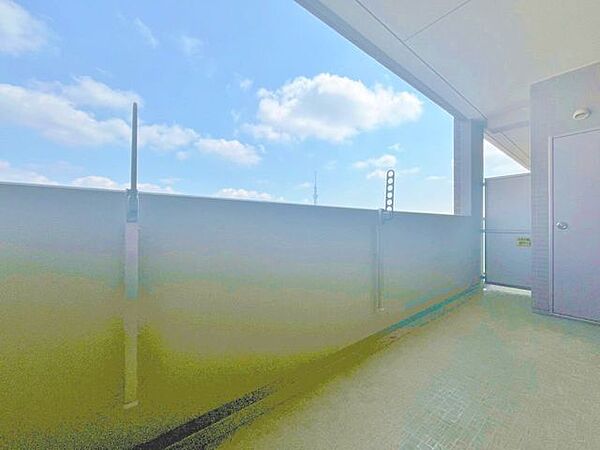 「バルコニー」バルコニーは、ご家族のお布団やシーツもまとめて干せるゆとりある広さになっています。