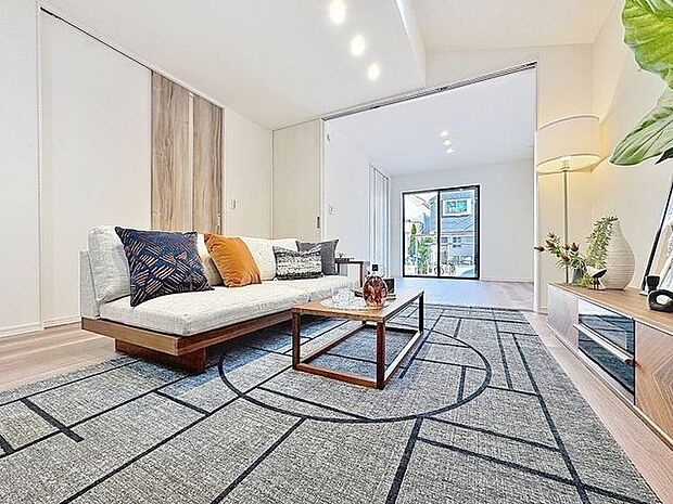 「自分らしい家造りを楽しめる」落ち着いたカラーコーディネートの室内。インテリアやファブリックで、オーナー様好みのテイストデザインを取り入れて頂けます。