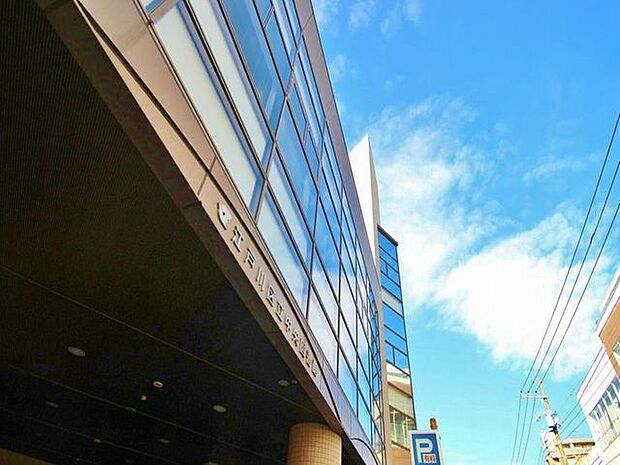 徒歩16分。江戸川区立 中央図書館 1230m