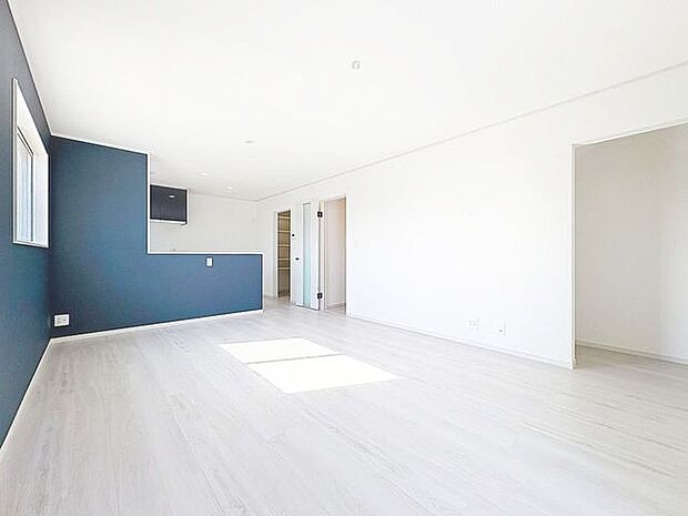 「会話広がるリビングダイニング」明るく穏やかなダイニング空間で、飲んだり、食べたり、笑ったり。