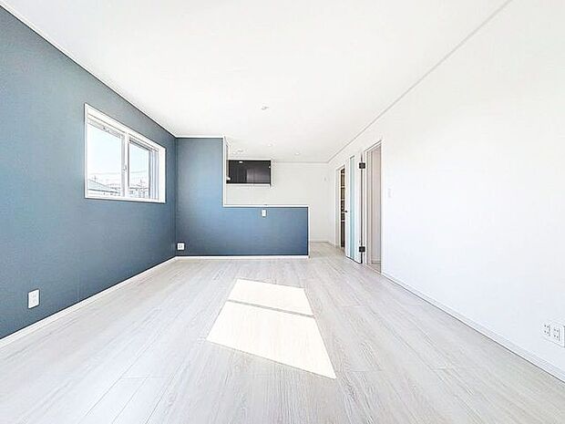 「約16帖のLDK」インテリアやファブリックで、お好みのテイストを取り入れて頂けます。自分好みの空間を作り上げることで楽しい新生活の始まりです。