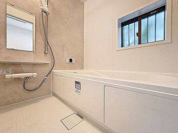 「一日の疲れをリフレッシュ。快適バスルーム。」癒しの空間バスルームです。天気に左右されずに洗濯物を乾かせる、浴室乾燥機・オートバス機能付きです。