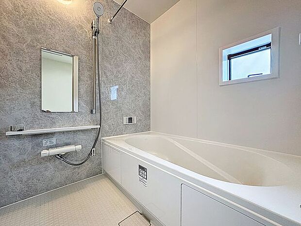 「一日の疲れをリフレッシュ。快適バスルーム。」癒しの空間バスルームです。天気に左右されずに洗濯物を乾かせる、浴室乾燥機・オートバス機能付きです。