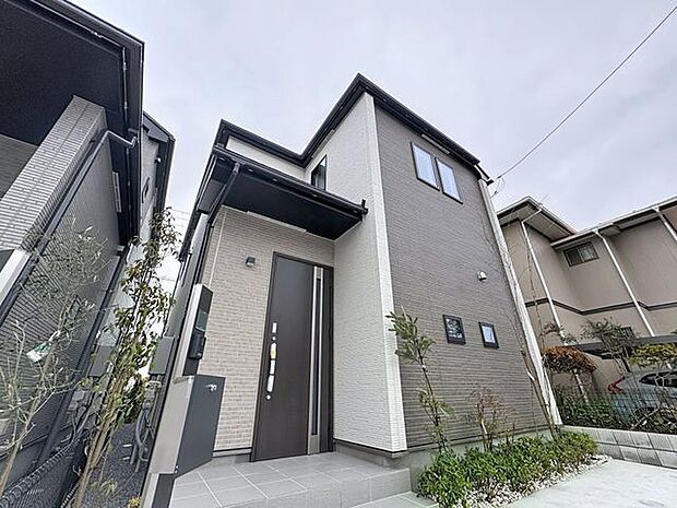 「～2階建て4LDK～」生活を彩る設備、豊富な収納、楽々の家事動線が揃う邸宅。快適な住まいで《ワンランク上》の生活が送れます。