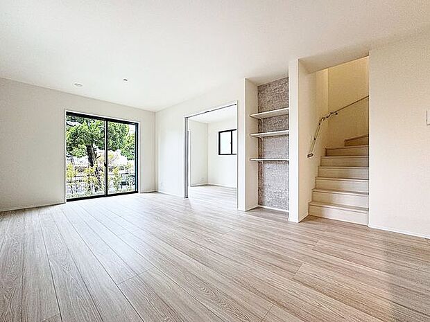 「寛ぎの空間リビング」毎日過ごす場所だからこそ、飽きのこないデザインが大事。本当に欲しい「寛げる空間」を実感して頂けます。