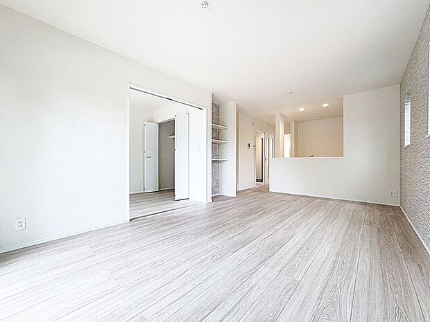 「自分らしい家造りを楽しめる」落ち着いたカラーコーディネートの室内。インテリアやファブリックで、オーナー様好みのテイストデザインを取り入れて頂けます。