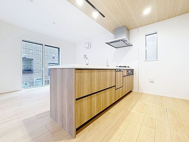 「カウンターキッチン。」効率よくお料理ができるコンロ・収納を完備したシステムキッチン。確かな機能性を実感頂けます。