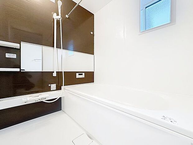 「一日の疲れをリフレッシュ。快適バスルーム。」癒しの空間バスルームです。天気に左右されずに洗濯物を乾かせる、浴室乾燥機・オートバス機能付きです。