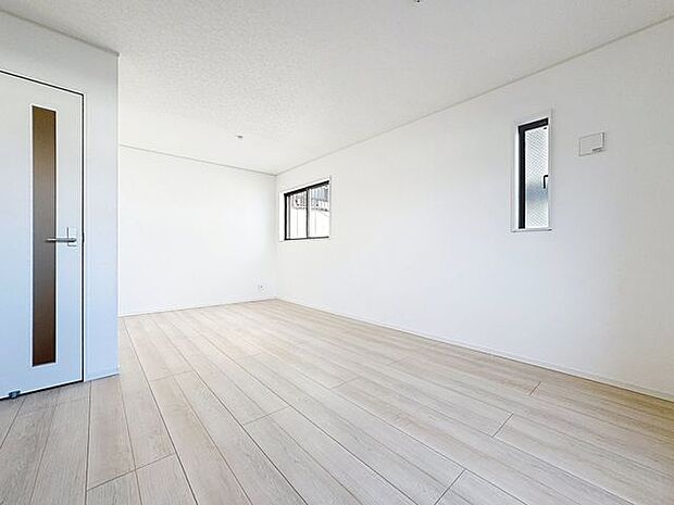 「リビングダイニング」家族の暮らしに思いを馳せて、日常のワンシーンを表現した空間。シンプルな機能美とスマートな空間美。家族みんなが自然体で過ごせる心地良さ生み出しています。