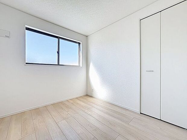 「心地よい空間」ほっと一息つけるような、安心して寛げる雰囲気の空間です。シンプルな内装は、時が経ちニーズが変わっても、フレキシブルに活用頂けます。