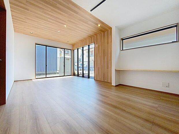 「家具も自由に」家具の配置のし易い室内です。趣味の部屋としても充分な広さを確保しております。