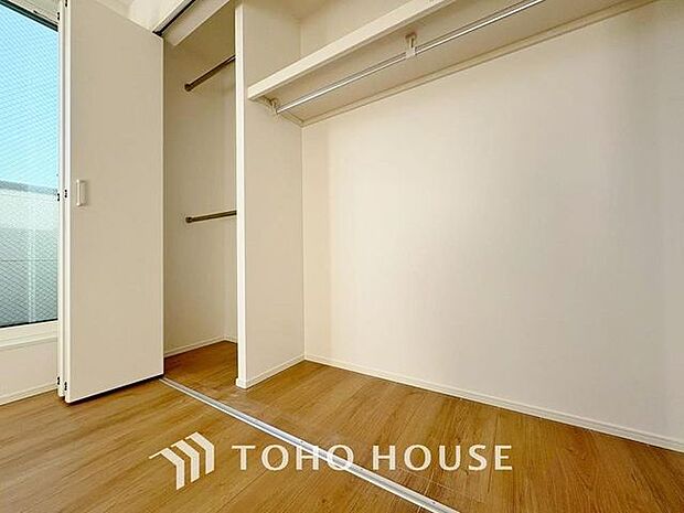 「収納豊富。」収納の多さも魅力です。使い勝手の良い収納を豊富に設置しております。居住スペースを充分に確保することができる為、ゆとりある室内で、ゆっくりとご寛ぎいただけます。