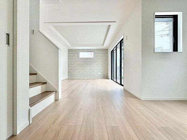 「18.9帖。ゆとりのLDK。。」広々約18帖のLDK。家族団らんの場やソファーでゆっくりとくつろぐスペースにオススメです。