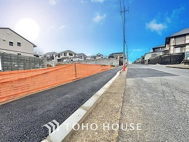 「現地」快適に過ごす条件は、一人ひとり違います。だからこそ飾り過ぎないシンプルな内装と偏り過ぎないデザインで統一しております。居住していく中でオーナー様だけの「マイホーム」に創り上げて下さい。