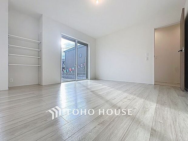 「自分らしい家造りを楽しめる」落ち着いたカラーコーディネートの室内。インテリアやファブリックで、オーナー様好みのテイストデザインを取り入れて頂けます。