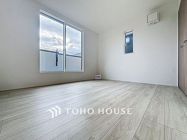 「フレキシブルに使えます」書斎としても、趣味やくつろぎのスペースとしてお使いいただけます。家族と一緒に楽しい時間を過ごす中にも、一人でくつろげる時間と場所は特別なものになります。