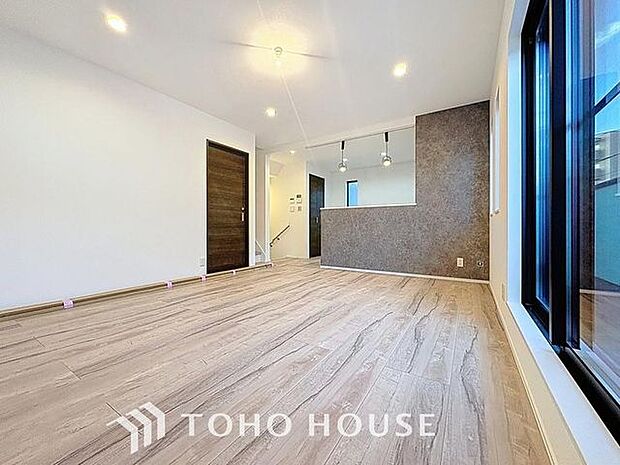 「自分らしい家造りを楽しめる」落ち着いたカラーコーディネートの室内。インテリアやファブリックで、オーナー様好みのテイストデザインを取り入れて頂けます。